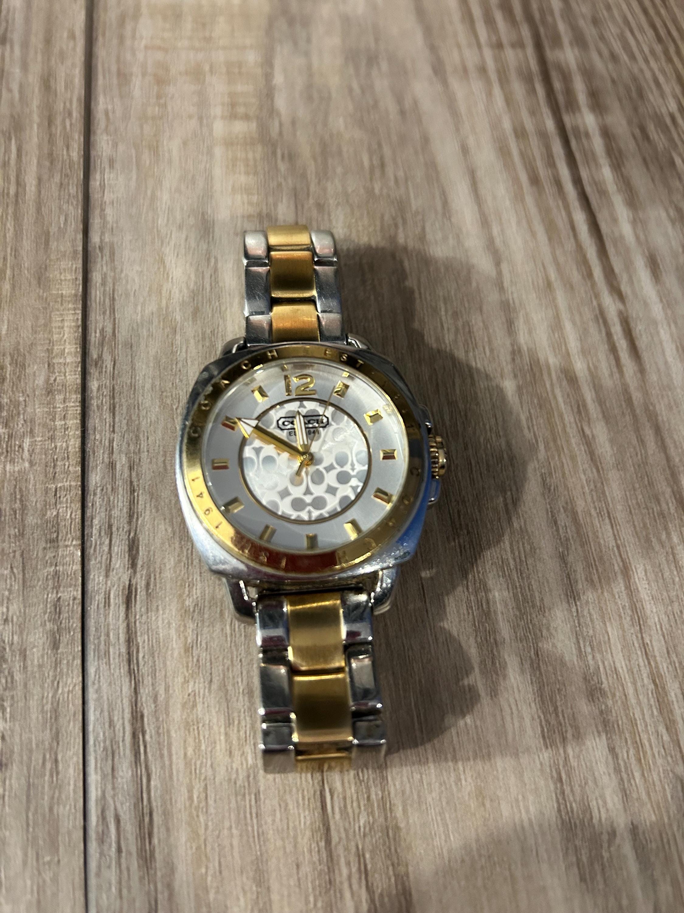 Vintage Coach Timepiece with Gold and Cream Accents Coach Ultra Slim Beige Dial White Leather Strap Women main image 2