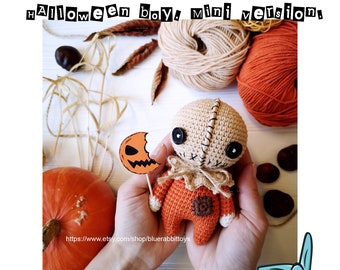 Amigurumi Halloween boy crochet pattern. Halloween doll crochet patter. Mini version. Languages: English, Danish, German, French, Spanish.