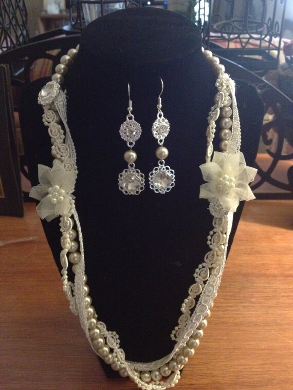 necklace for wedding day