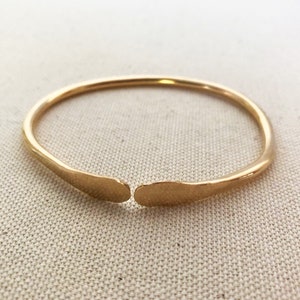 Gold Oval Hammered Bangle, 14 K Gold Fill Bangle, Hand Hammered Oval Bracelet, Classic Bangle Bracelet, Woman&#39;s Gold Bangle