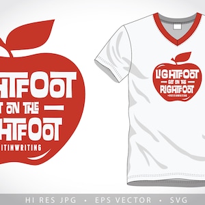 以下が含まれることがあります： 白いTシャツに、赤いリンゴのグラフィックと「LIGHTFOOT - GET ON THE - RIGHTFOOT #PUTITINWRITING」というテキストが書かれています。