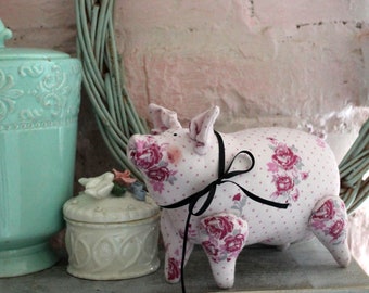 Tilda Pig decor Pink roses Textile Pig gifts Fabric pig Stuffed pig Farmhouse kitchen decor Shabby chic pig Pink cottage Pigs lover gift