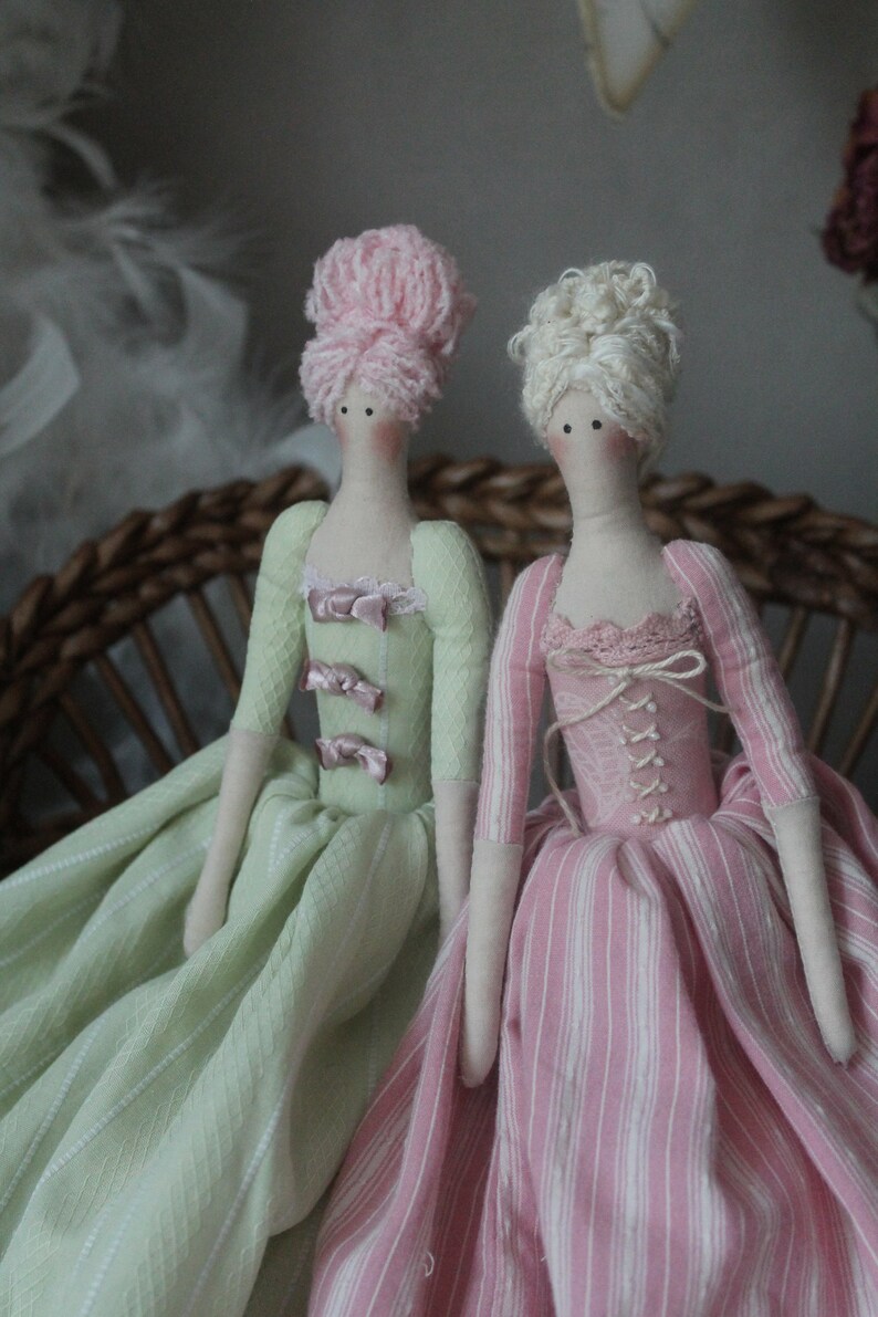 Marie Antoinette dolls Tilda dolls French court doll Textile Handmade doll Baroque style doll Rococo French court style doll Gift for her zdjęcie 2