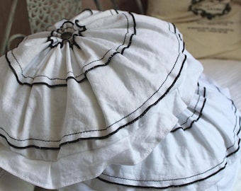 White Round pillows Handmade Summer decor White black Linen ruffle pillows Neutral home decor Modern Shabby chic cushions