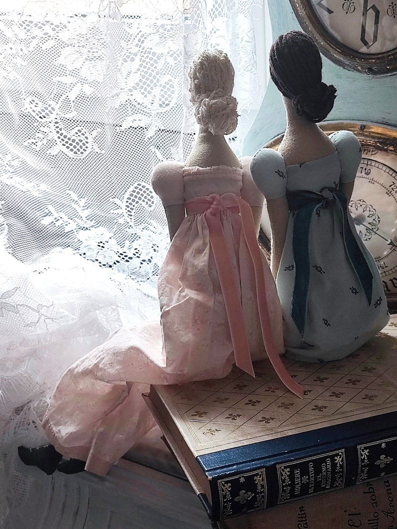 Jane Austen bambola Tilda bambole bambola di stoffa OOAK bambola tessile fatta a mano arredamento Regency cottage inglese orgoglio e pregiudizio bambola di stoffa Austen regalo immagine 2