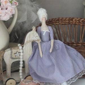 Marie Antoinette Puppen Tilda Puppen Französische Hof Puppe Textil Handgemachte Puppe Barock Stil Puppe Rokoko Französische Hof Puppe Geschenk für Sie blue stripes dress