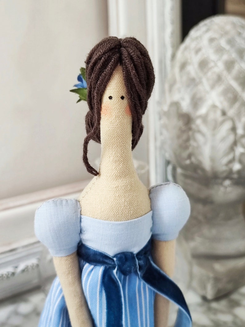 Jane Austen bambola Tilda bambole bambola di stoffa OOAK bambola tessile fatta a mano arredamento Regency cottage inglese orgoglio e pregiudizio bambola di stoffa Austen regalo immagine 4