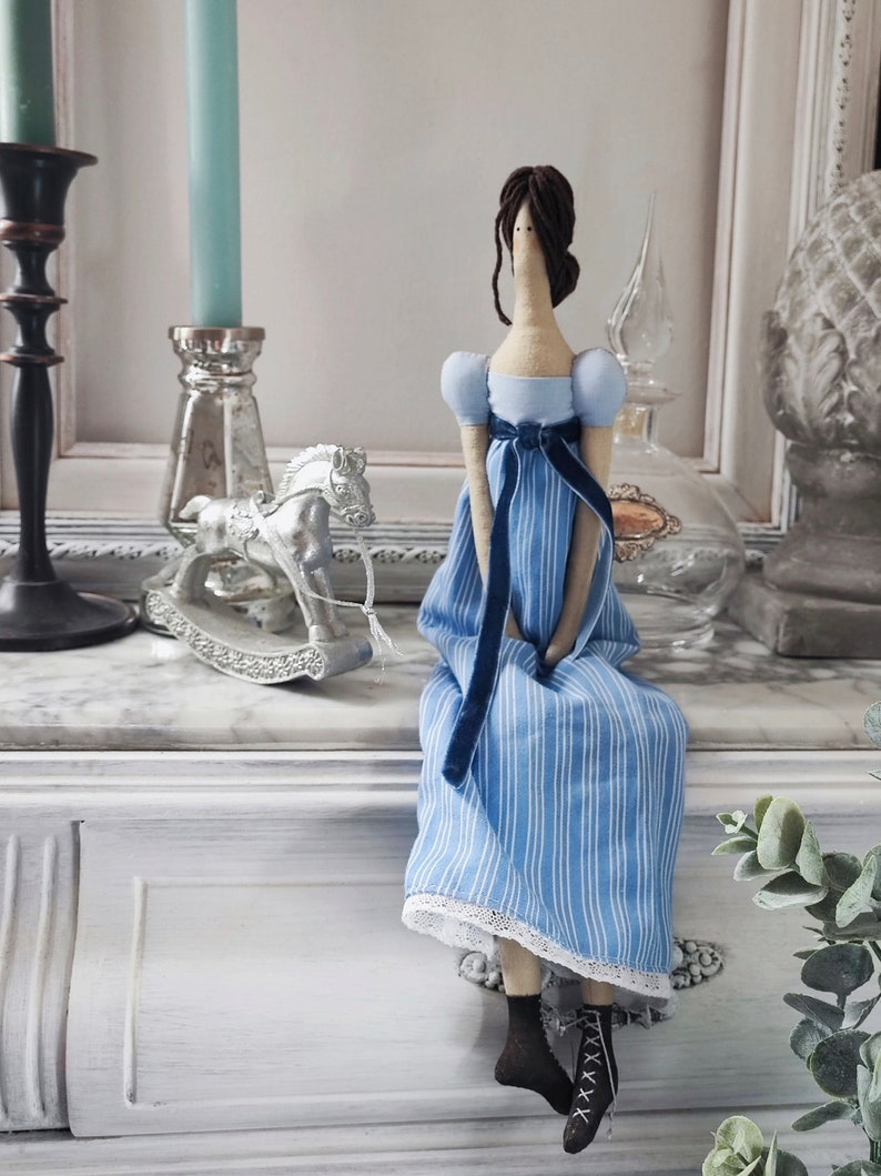 Jane Austen bambola Tilda bambole bambola di stoffa OOAK bambola tessile fatta a mano arredamento Regency cottage inglese orgoglio e pregiudizio bambola di stoffa Austen regalo immagine 6