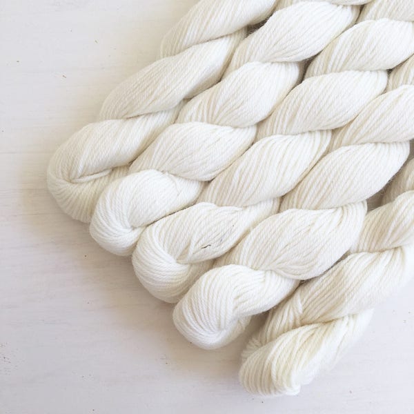 Undyed sock yarn, mini skeins 20g. Dye your own yarn at home, perfect for knitting and crochet lovers