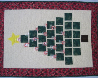 Christmas Tree Advent Calendar - quilted wall hanging - green tree with pockets for advent treats