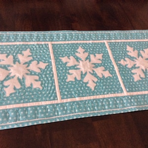 Snowflake Quilted Table Runner, Christmas table runner, Winter table runner