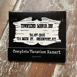 Vintage matchbook, Townsend Manor Inn, Greenport, New York, very good condition; never used collectible memorabilia