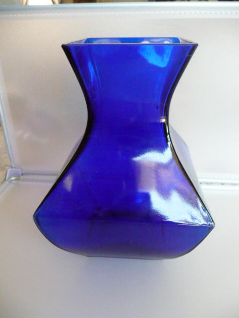 Vintage cobalt blue stylized square vase amazing piece Etsy