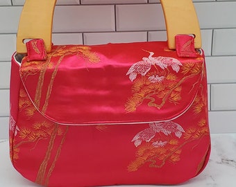 Vintage Style Asian Flair Handbag with Magnetic Closure, Oriental purse, red handbag, red silk purse, vintage Asian purse, vintage purse