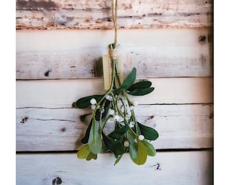 Faux Mistletoe Hanging Decoration - Festive Christmas Home Accessory with Traditional Charm - Holiday Kissing Plant - Festive Home Decor