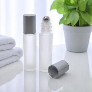 10 ml cosmetische roller helder matglas roller fles metalen rollerball flessen matzilveren dop etherische olie roller skin roller SPA bulk