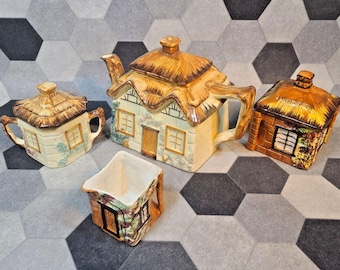 Zestaw naczyń wiejskich z ceramiki Keele Street Pottery z czajniczkiem, dzbankiem do mleka i cukierniczką
