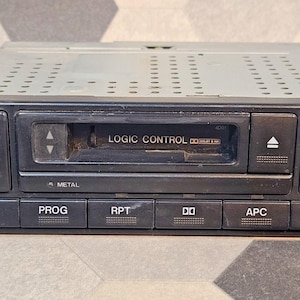 vintage oem AM/FM stereu cassette car radio, fms audio, MCA001J1