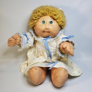 Vintage 1982 Cabbage Patch Kids Doll: Blonde Hair, Green Eyes, Mold #2