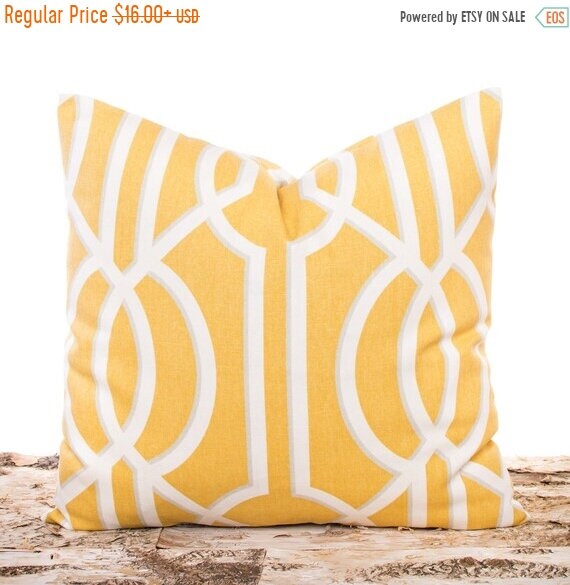 yellow pillows deco