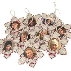 In-the-hoop Snowflake Ornament Picture Frame.  A cute and easy ITH design to commemorate the year.