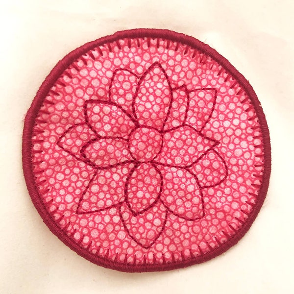 In-the-hoop DIGITAL makeup remover pad design. An easy, pretty, practical ITH project to make on your embroidery machine.