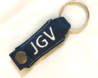 In-the-hoop DIGITAL machine embroidery design USB stick holder keychain. A practical project for a small hoop that you can personalize