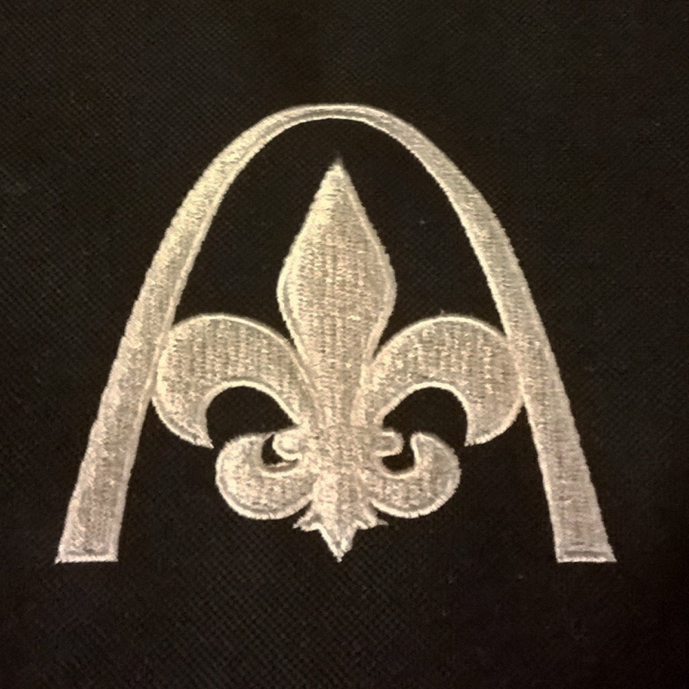 Fluer-de-lis saint applique embroidery design for boys and girls