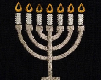 Menorah machine embroidery design in several sizes.  Make the perfect Hanukkah hostess gift!