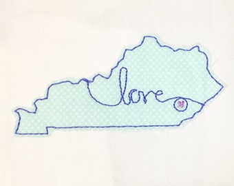 Kentucky Love Triple Stitch (diseñado para borde sin rematar) Diseño de apliques a máquina en cinco tamaños
