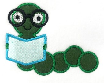 Boekenwurm DIGITALE machineborduurwerkapplicatieontwerp. Een leuk back to school-ontwerp om op je borduurmachine te naaien