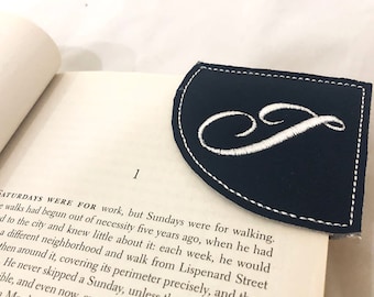 In-the-hoop DIGITAL machine embroidery design corner bookmark to personalize.  An easy ITH project that will fit in a 4&quot; x 4&quot; hoop.