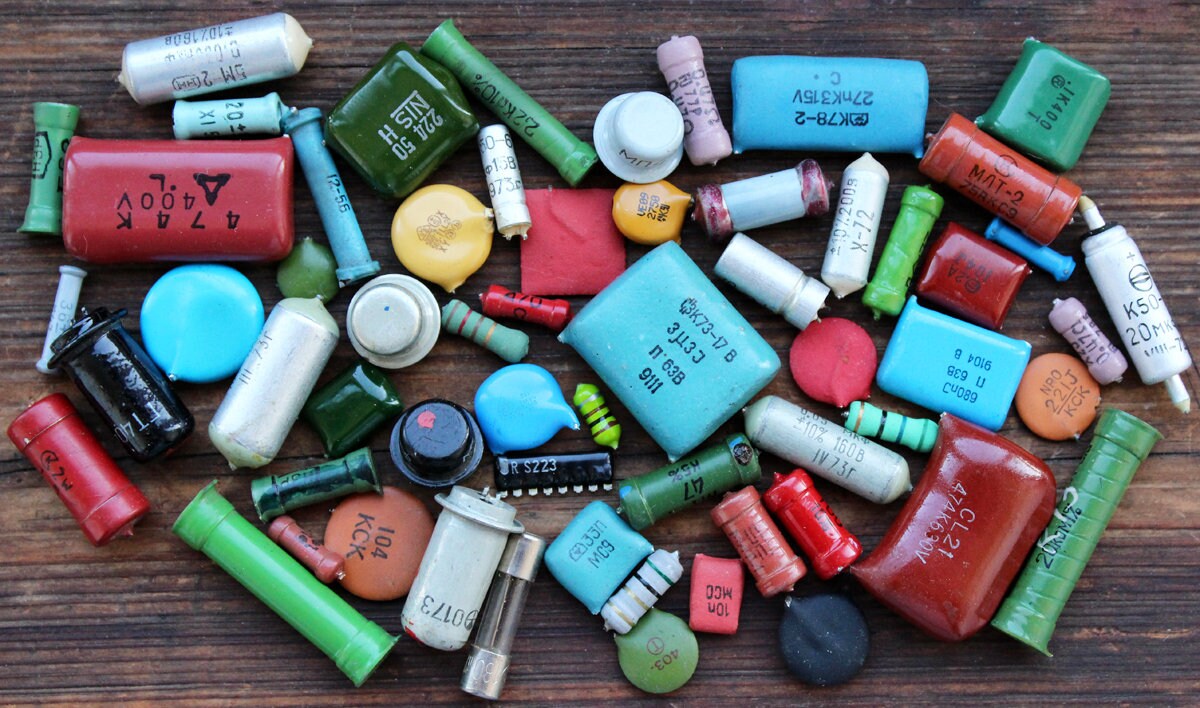 Surplus Electronic Components for sale Only 4 left at 75