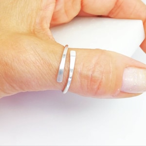 Adjustable Argentium Silver Thumb Ring: Hammered Crossover Wrap Ring. Handmade in the UK