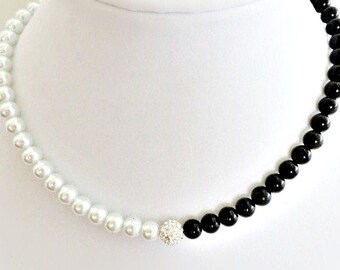 Black and White Necklace Yin Yang Necklace Black and White Pearl Necklace Wedding Jewelry Black and White Jewelry Gift For Her
