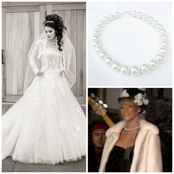 pearl necklace wedding dress