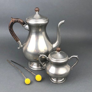 Vintage Pewter Tea Pot / Coffee Pot and Sugar Bowl with Lid, Wooden Handle and Knob.   Royal Holland Pewter. KMD, Tiel. Photo / Video Props.
