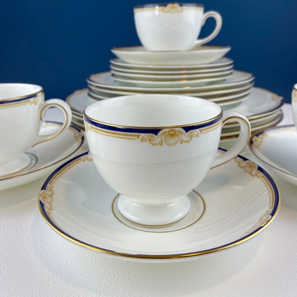 Wedgewood Cavendish Classic Dinnerware Set. 4 Settings: Dinner, Salad, Dessert/Bread Plates, Cups, and Saucers. 20-piece China.