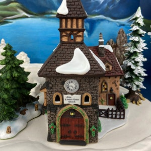 Christmas Village Accessories by Dept 56.  Illuminated Olde Camden Church. Dickens Village Series. The Christmas Carol Revisited.