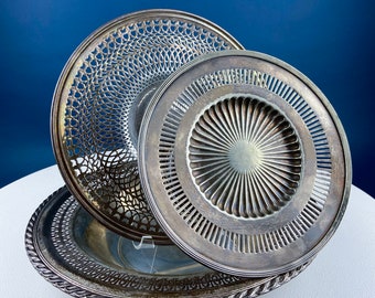 Kollektion av vintage silverpläterade serveringsfat. Fantastisk Lacey Filigran. Benedict tallrik, Gorham, W.M. Rogers. Bordsdekorationer. Högtid.