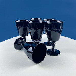 Westmoreland Modern Black Crystal Wine Water Goblets with Castellated Trim. 1930-1952. Set of 6 Stemmed Glasses. Barware. Dining Room Decor