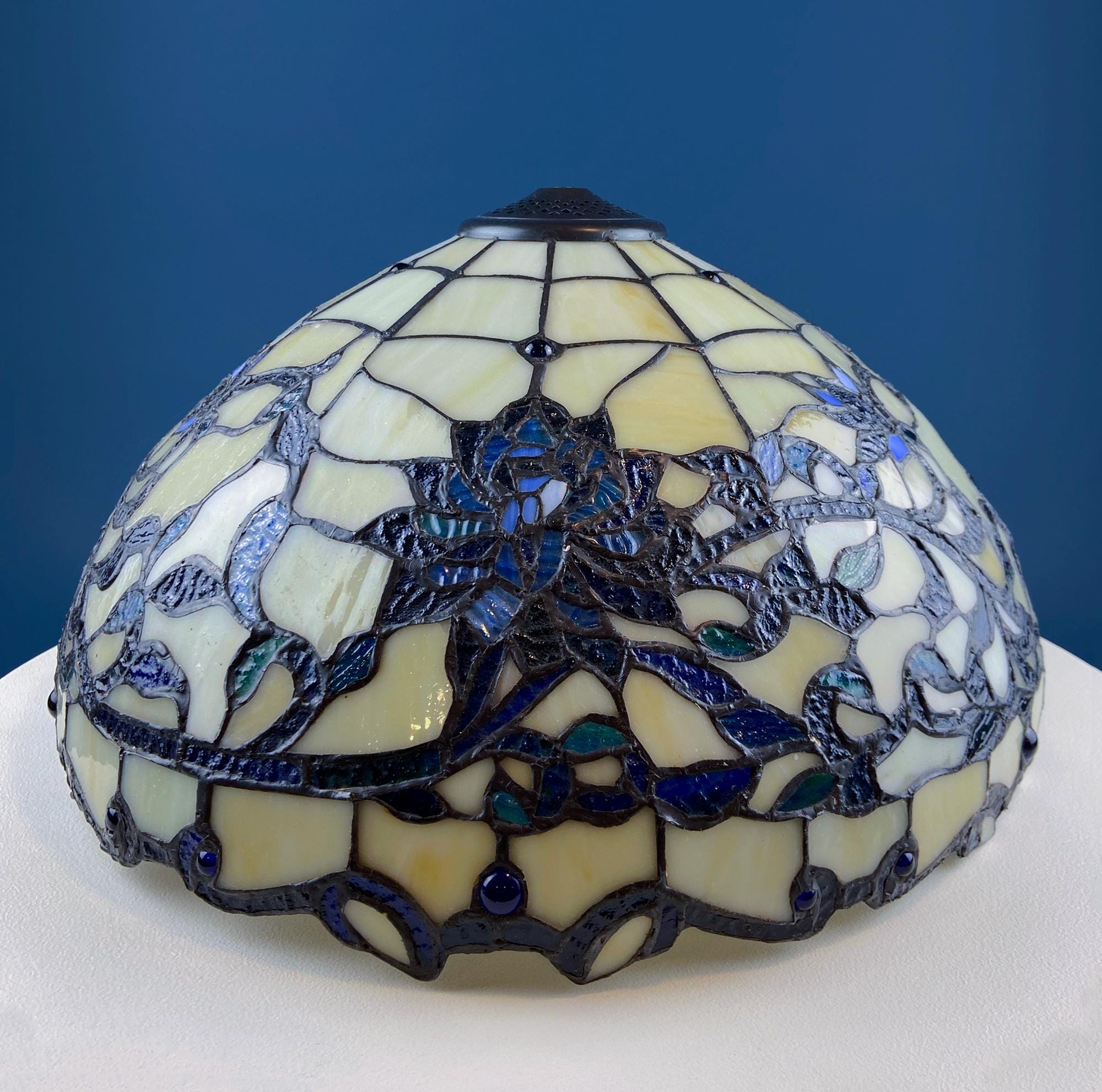 Vintage Tiffany Style Stained Glass Lamp Shade. Unusual Blue  display picture 1