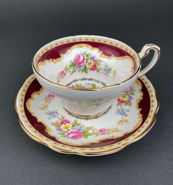 Vintage Tuscan Naples Tea Cup and Saucer. Fine English Bone China