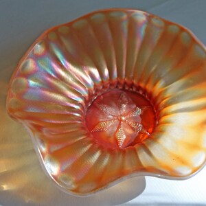 Vintage Carnival Glass Bowl. Rays Pattern and Crimped Edge Bowl. Candy Dish or Collectible Display Bowl.