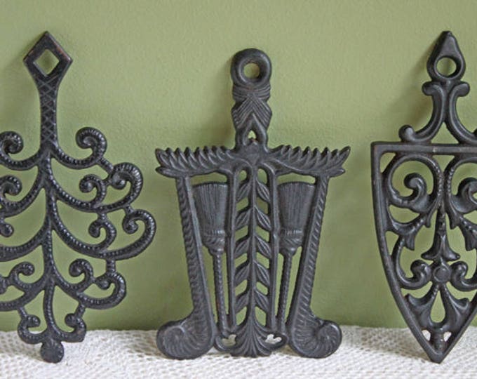 Vintage Cast Iron Trivet Set. Trivet or Rustic Home Wall Etsy