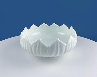 Westmoreland Milk Glass Lotus Serving Fruit Bowl. Mid Century Rare Collectible. Kitchen Dining Decor. Housewares.