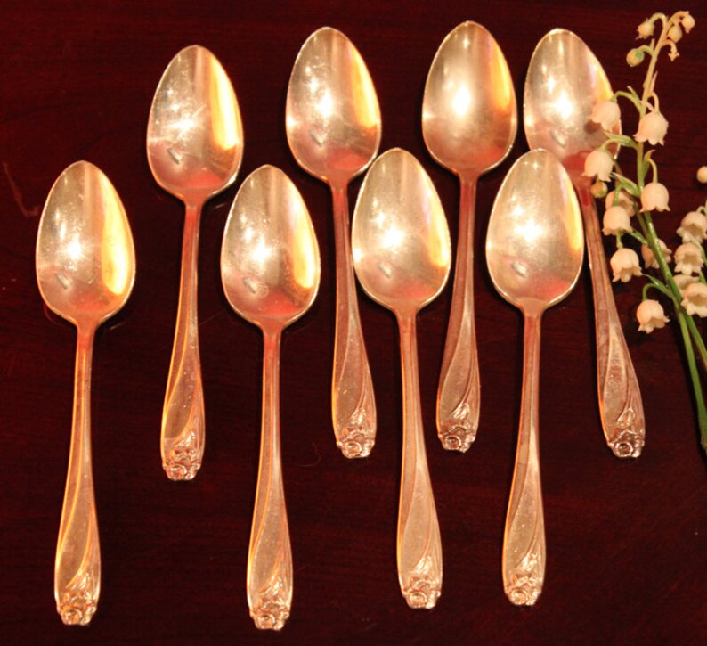 Rogers Bros 1847 Silver Ware IS Silver Plate Spoons. Six Tea Spoons Set with Daffodil Pattern