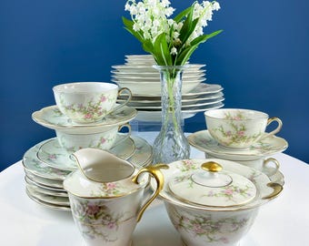 Vintage Haviland Rosalinde Dish Set. 24 Pieces. 4 Place Settings. Wild Rose Garlands. Creamy White. French Country. Home Decor. Serveware.