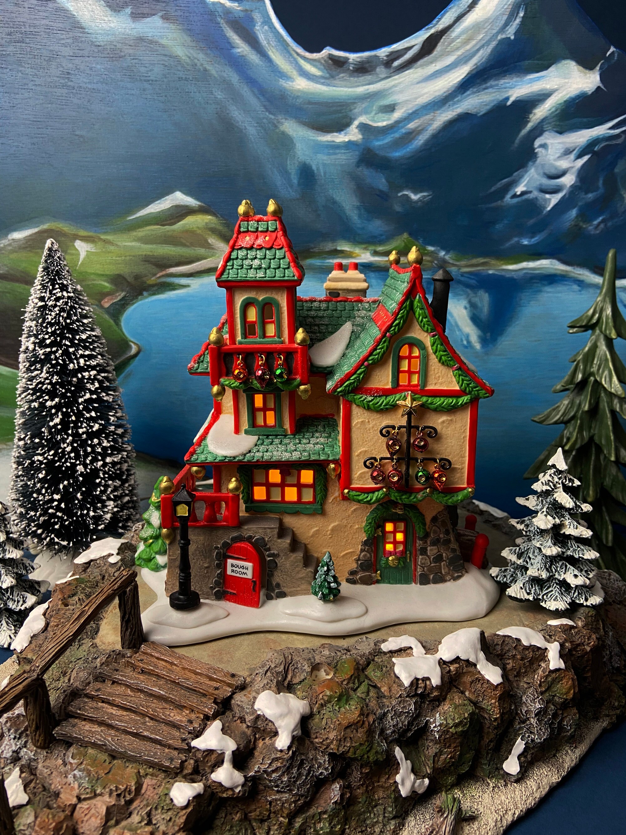 The City Globe Publishing by Department 56. Illuminated Christmas Village  House. Christmas in the City Series. Hand-Painted Porcelain.