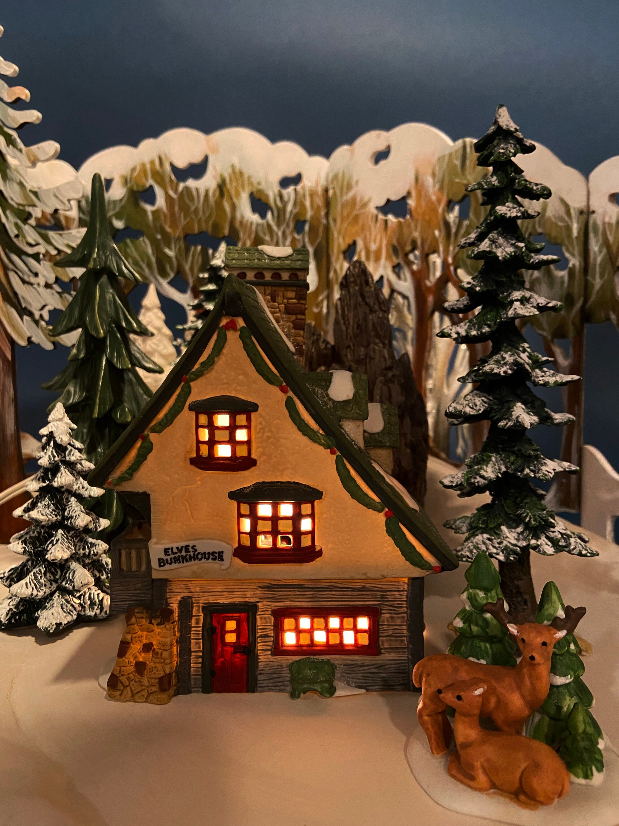 Dept. 56. Elf Bunkhouse. Illuminated Christmas Village Porcelain